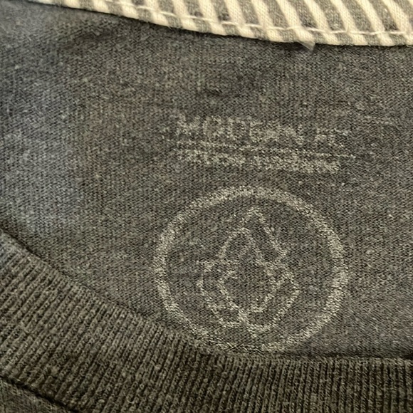 Volcom size medium Men's Black Premium Quality T-Shirt cotton blend - Picture 9 of 15